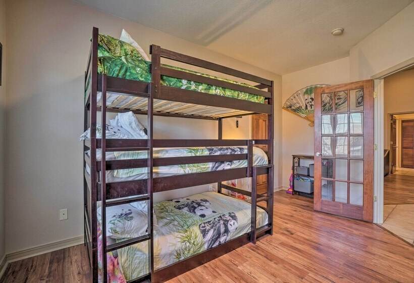 Branson Group Getaway: 2 Mi To Silver Dollar City!