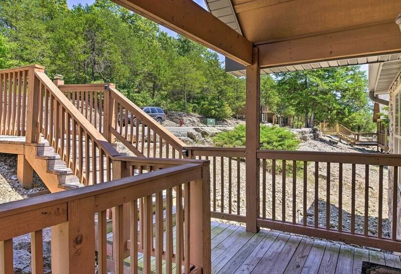 Screened Deck: Cozy Branson West Cabin!