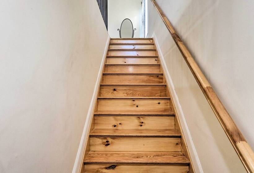 Bright Irvington Home ~ 2 Mi To Prudential Center!