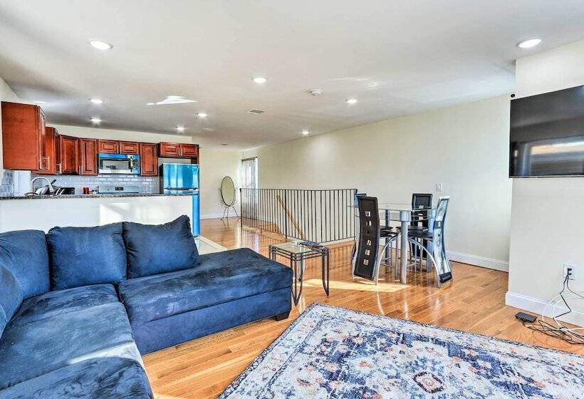 Bright Irvington Home ~ 2 Mi To Prudential Center!