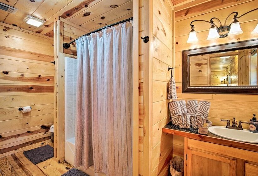 Quiet Mountain Fork River Cabin W/ Water View Deck