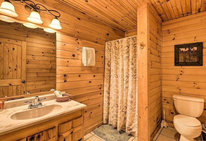 Bryson City Cabin W/ Private Hot Tub & Game Room