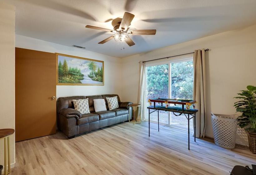 Furnished Deck & Fire Pit: Sherwood Forest Cabin