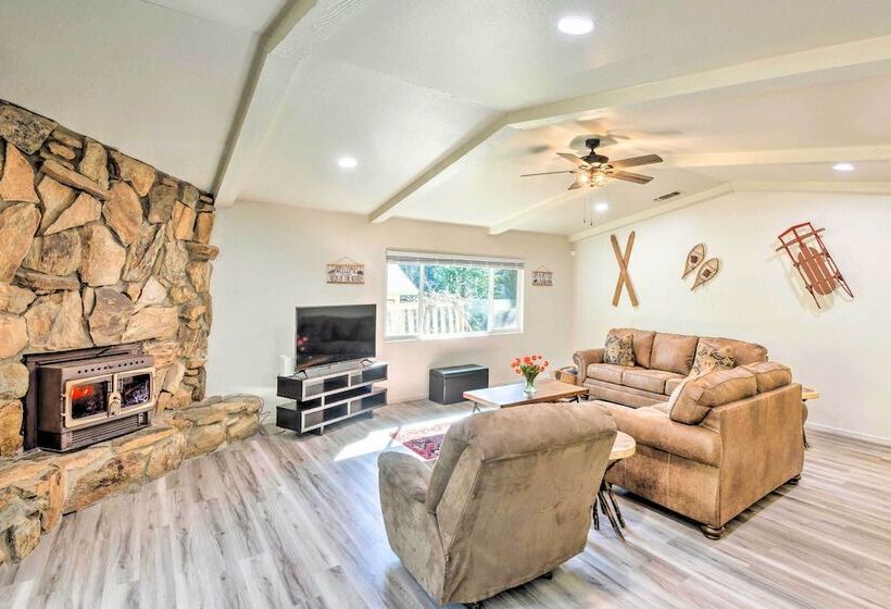 Furnished Deck & Fire Pit: Sherwood Forest Cabin