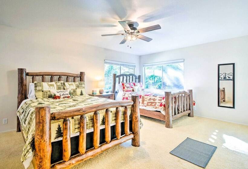 Furnished Deck & Fire Pit: Sherwood Forest Cabin