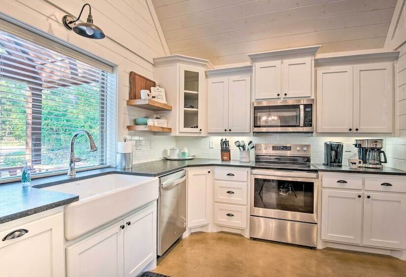 Broken Bow Cabin W/ Hot Tub, Deer Spotting & More!