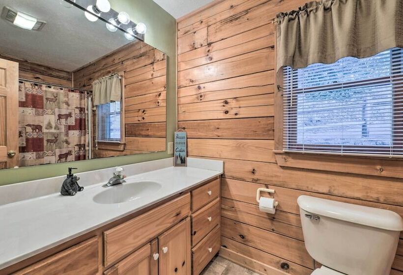 Cabin W/ Fire Pit: 5 Mi To Cataloochee Skiing