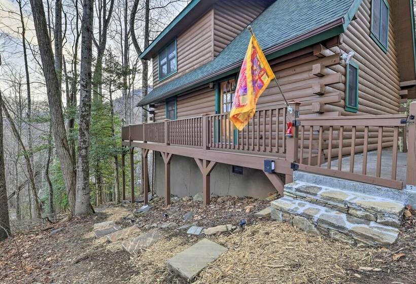 Cabin W/ Fire Pit: 5 Mi To Cataloochee Skiing