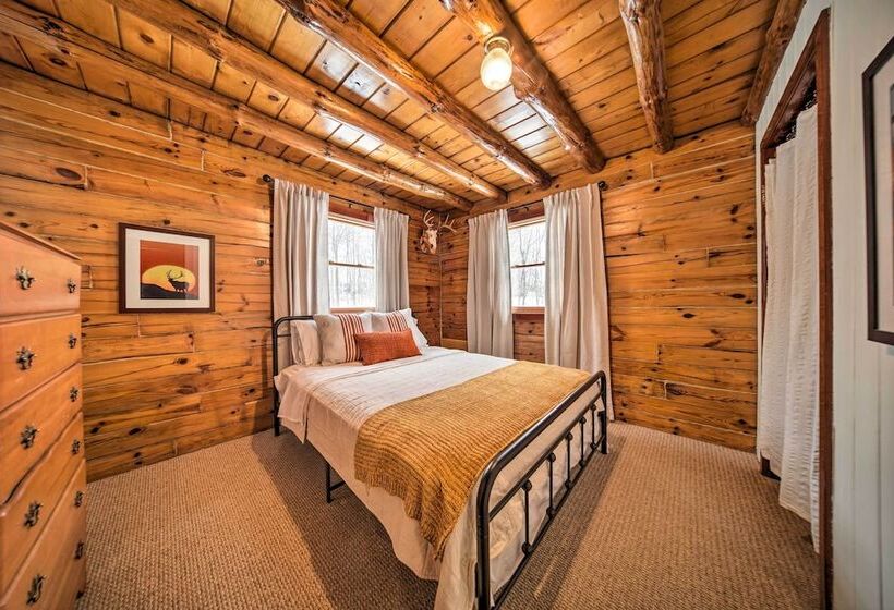 Cambridge Springs Cabin Near French Creek!