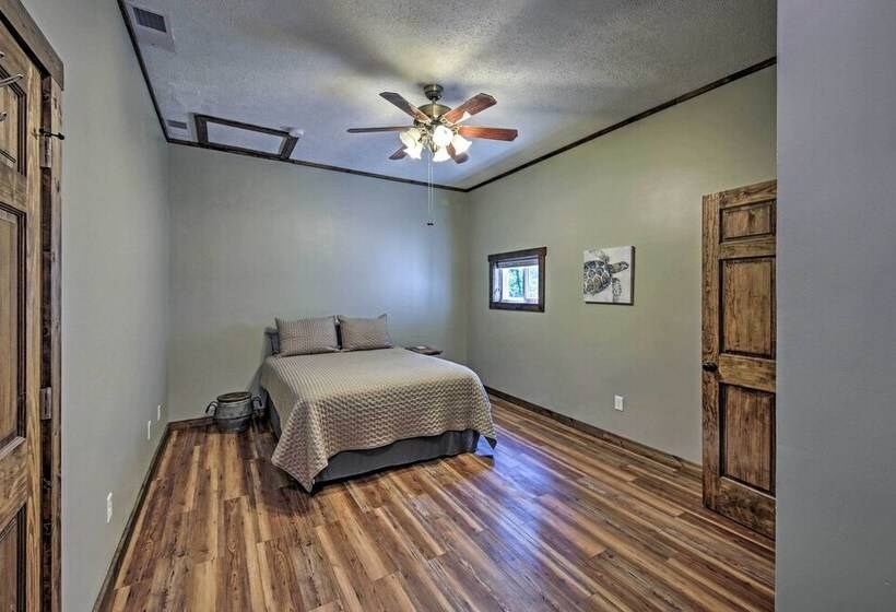 Camp Monroe In Bloomington W/ Deck & Views!