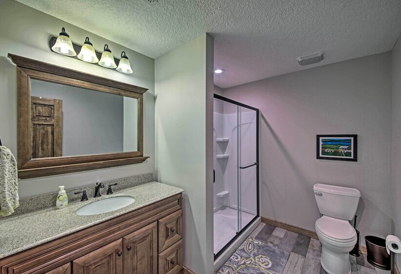 Camp Monroe In Bloomington W/ Deck & Views!