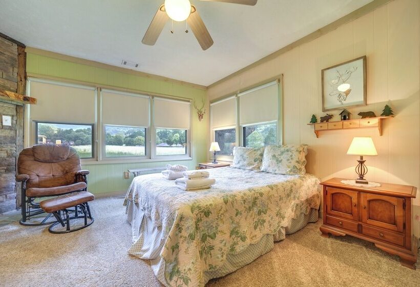 Campbell Retreat In Maggie Valley W/ Deck!