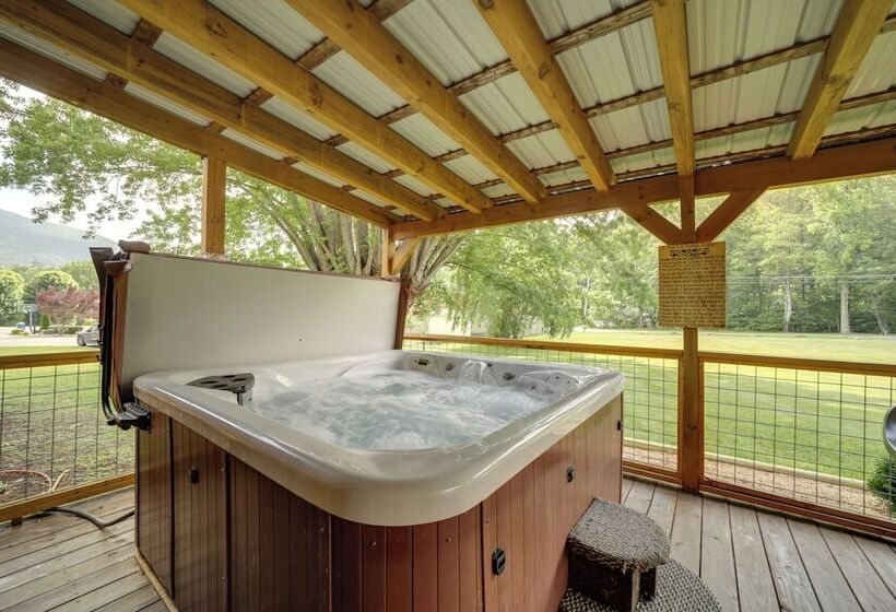 Campbell Retreat In Maggie Valley W/ Deck!