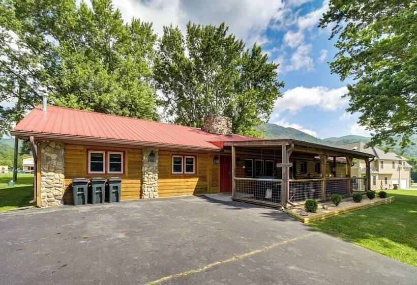 Campbell Retreat In Maggie Valley W/ Deck!