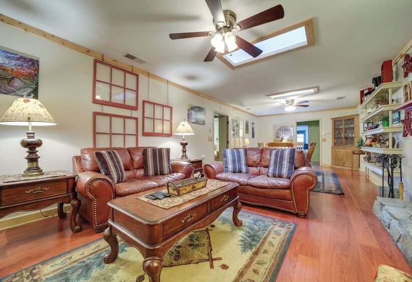 Campbell Retreat In Maggie Valley W/ Deck!