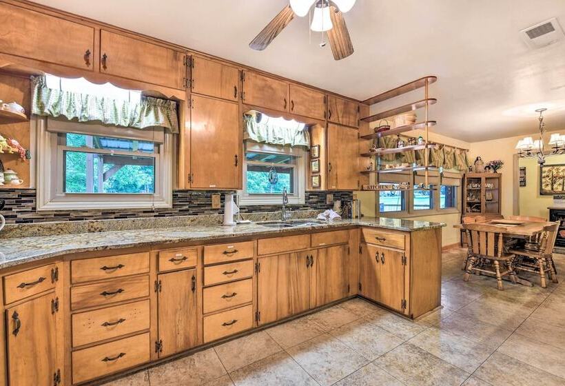 Campbell Retreat In Maggie Valley W/ Deck!