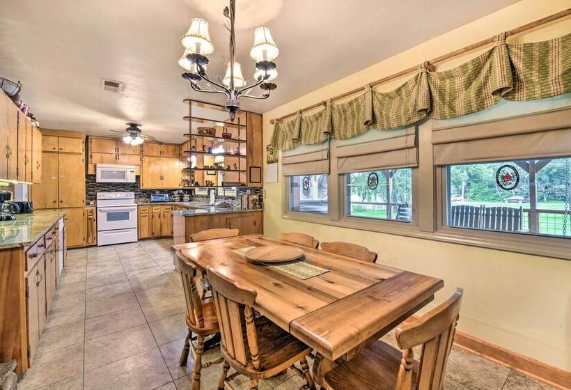 Campbell Retreat In Maggie Valley W/ Deck!