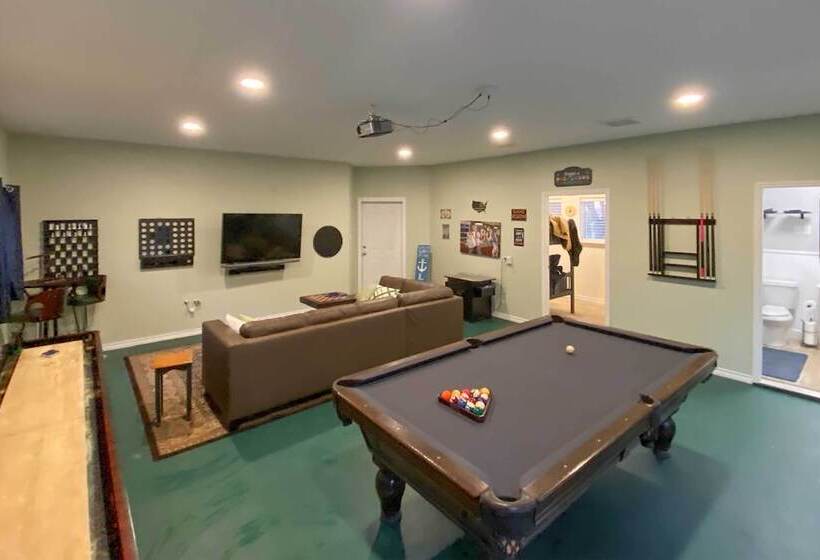 Canyon Lake Home W/ Game Room < 1 Mi To Boat Ramp!
