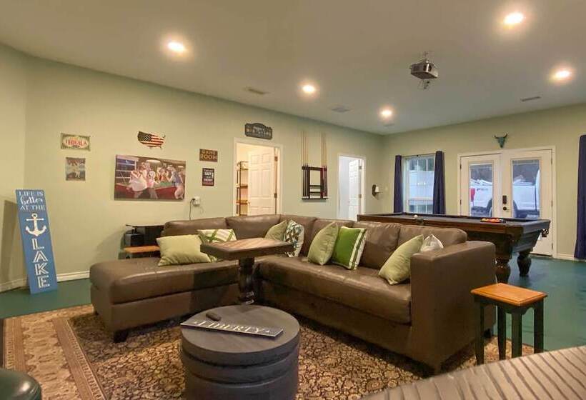 Canyon Lake Home W/ Game Room < 1 Mi To Boat Ramp!