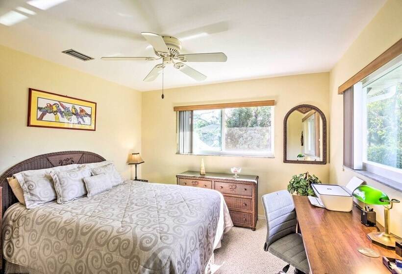 Dock Access & Pool: Cape Coral Retreat