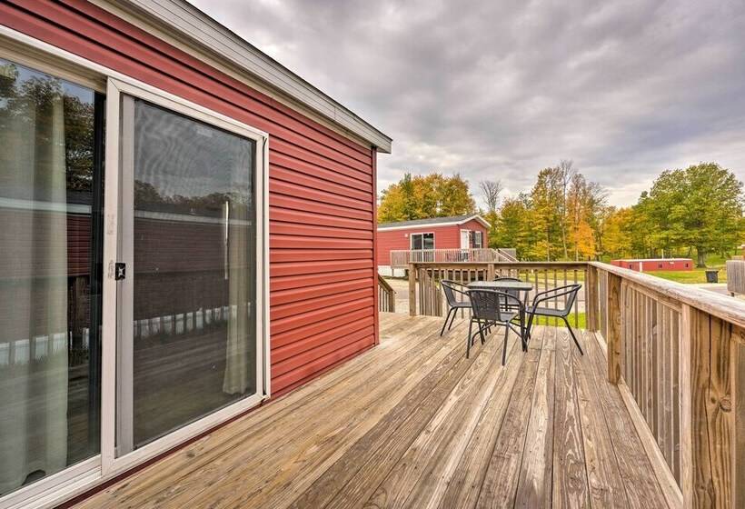 Cassopolis Cabin: On Site Boating & Fishing!