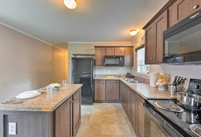 Cassopolis Cabin: On Site Boating & Fishing!