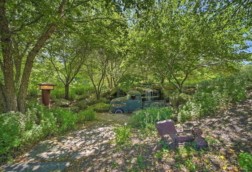 Chalet At Falling Water: Close To Bike Trails