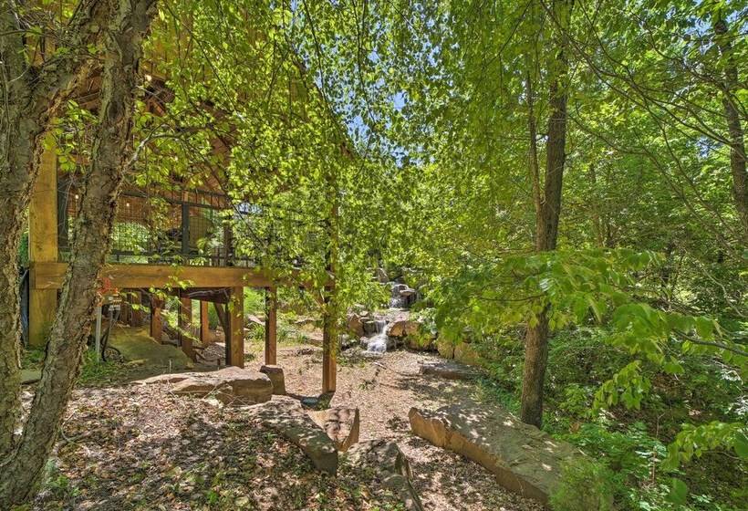 Chalet At Falling Water: Close To Bike Trails