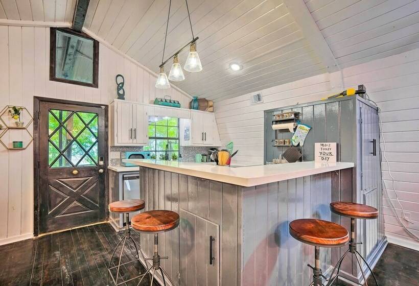 Charming Cabin Getaway: Fish, Boat + More!