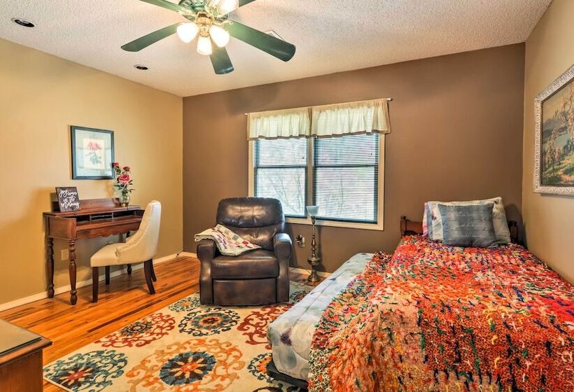 Charming Craftsman Home In Downtown Bartlesville!