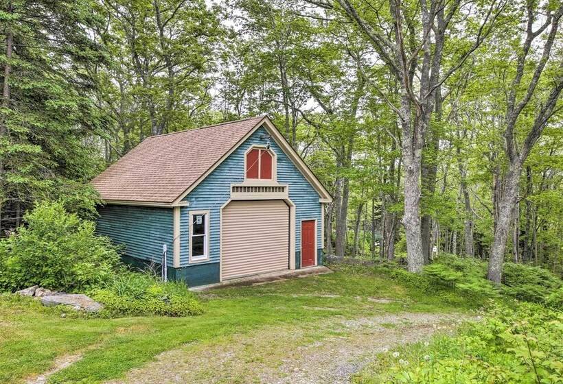 Charming East Boothbay Cottage W/ Large Yard!