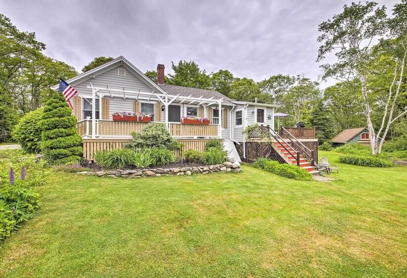 Charming East Boothbay Cottage W/ Large Yard!
