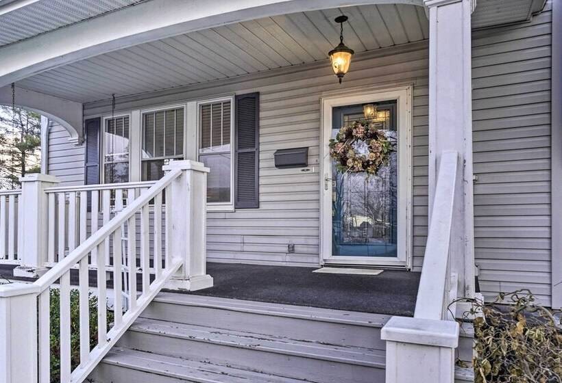 Charming & Family Friendly Zanesville Home!