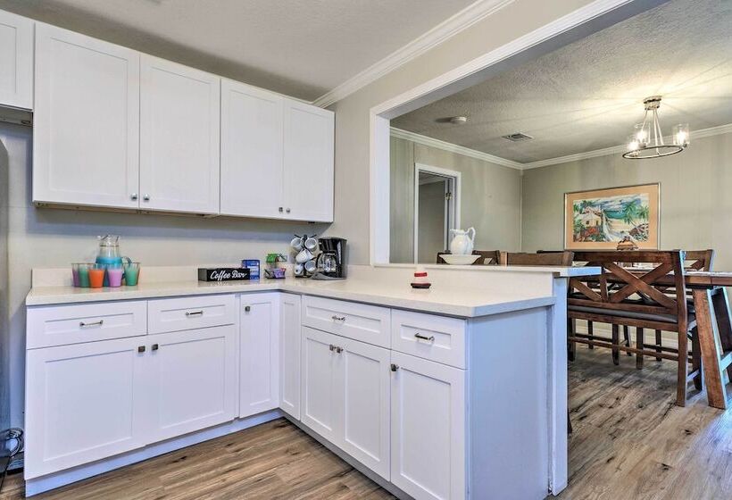 Charming Gulfport Home ~ 2 Mi To Marina