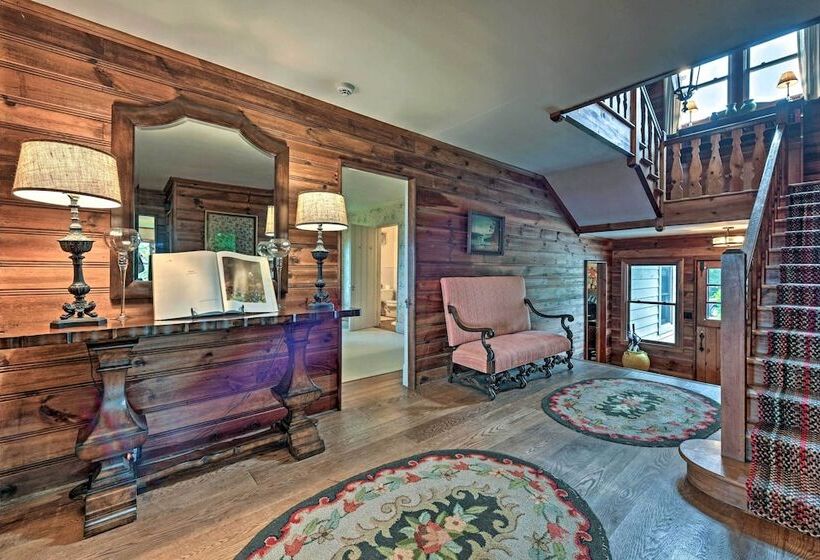 Charming Historic Family Home W/ Mountain Views!