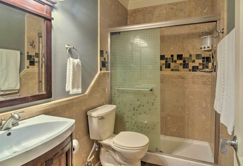 Charming Home W/ Yard   Half Mi To Texas Tech