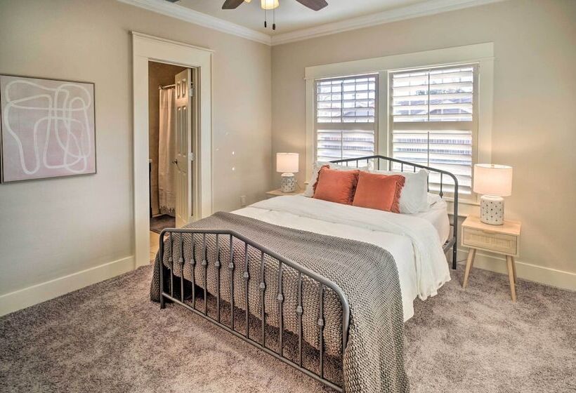 Charming Home W/ Yard   Half Mi To Texas Tech