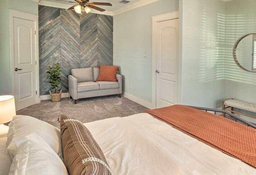 Charming Home W/ Yard   Half Mi To Texas Tech