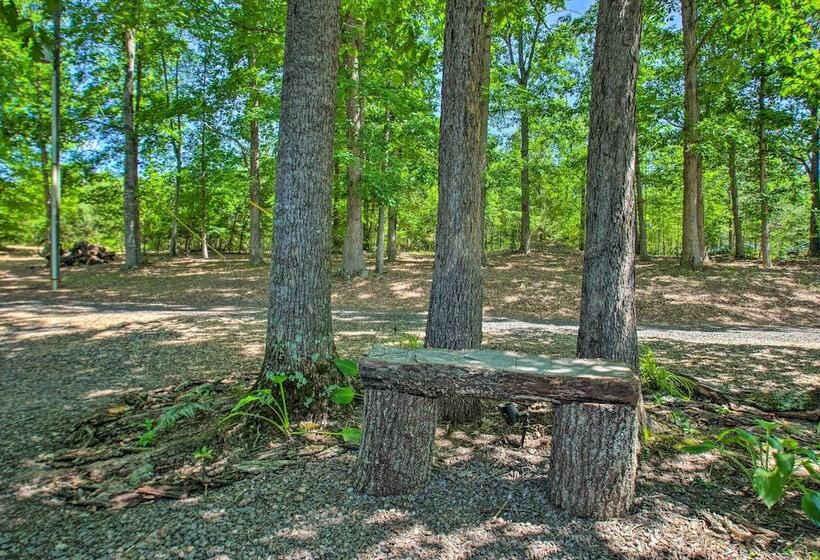 Charming Lakefront Cabin: Fish, Hike & More!