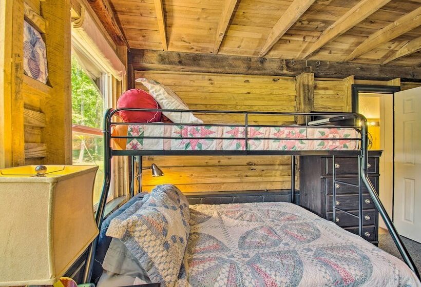 Charming Lakefront Cabin: Fish, Hike & More!