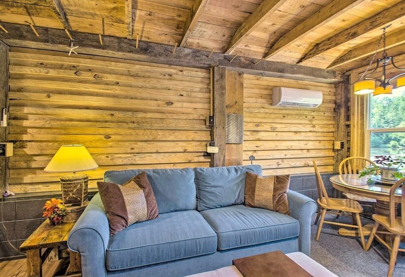 Charming Lakefront Cabin: Fish, Hike & More!