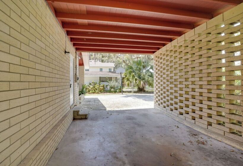 Charming Mid Century House   Just Steps To Lake!