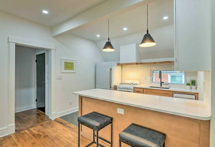 Oak Park Home W/ Fire Pit   5 Mi To Garfield Park!