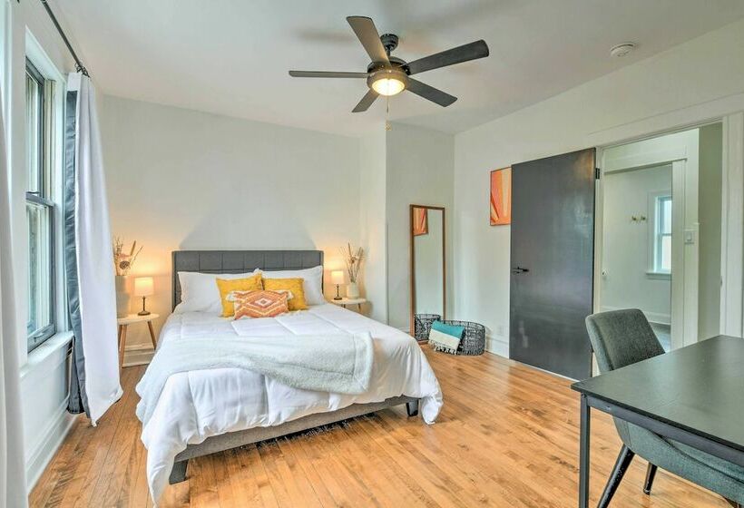 Oak Park Home W/ Fire Pit   5 Mi To Garfield Park!