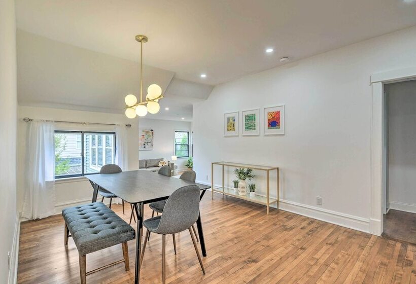 Oak Park Home W/ Fire Pit   5 Mi To Garfield Park!