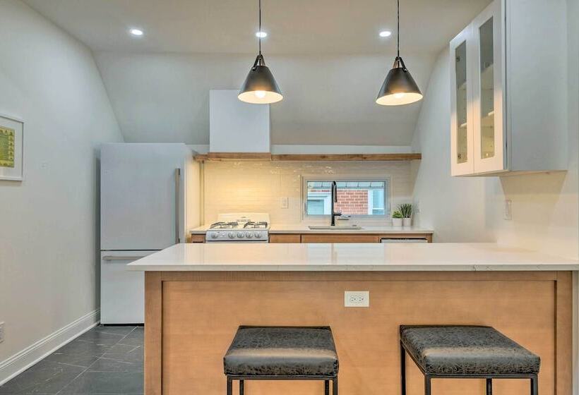 Oak Park Home W/ Fire Pit   5 Mi To Garfield Park!