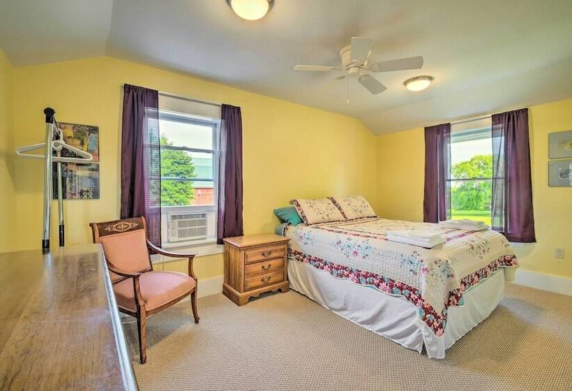 Charming Stanley Home W/ Yard, 7 Mi To Seneca Lake