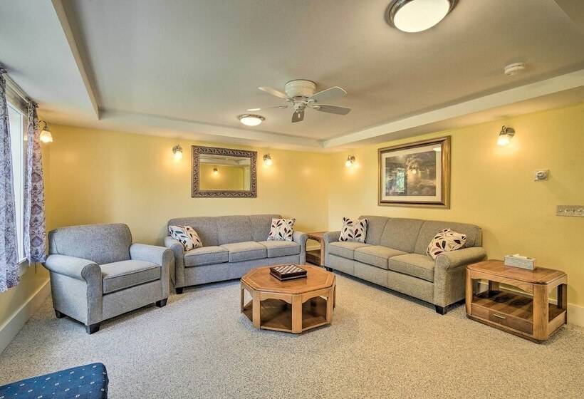 Charming Stanley Home W/ Yard, 7 Mi To Seneca Lake