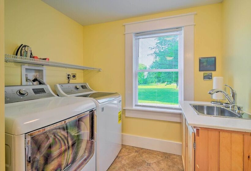 Charming Stanley Home W/ Yard, 7 Mi To Seneca Lake