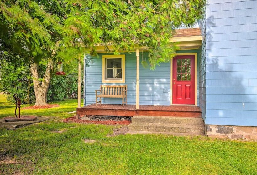 Charming Stanley Home W/ Yard, 7 Mi To Seneca Lake